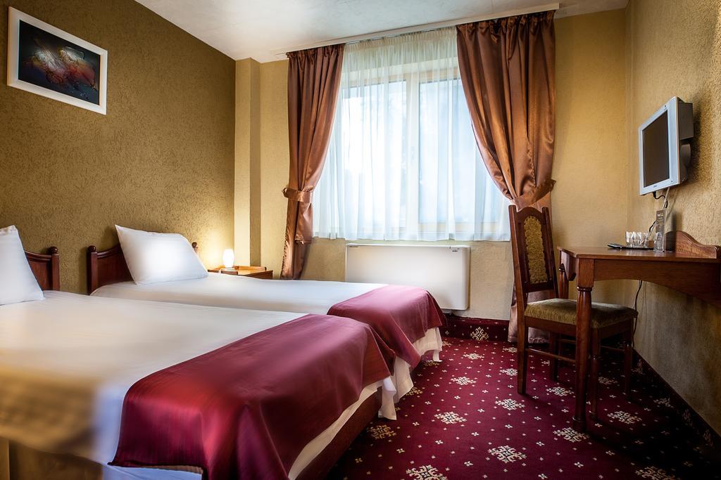 Hotel Ciao Bed & Breakfast เตอร์กู-มูเรช ภายนอก รูปภาพ